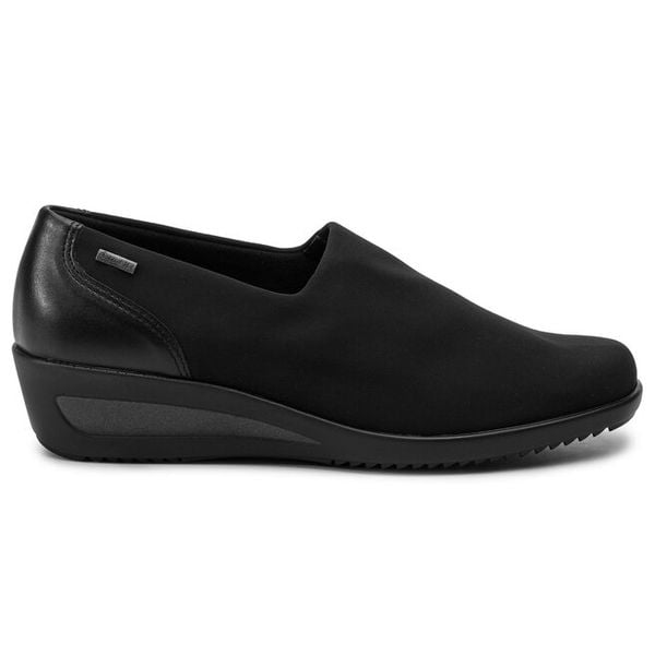 Półbuty Ara. Czarne półbuty damskie Ara, bez wzorów, z gore-texu, bez obcasa, na koturnie. Za 349.99 zł.