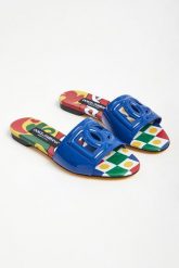 Klapki damskie skórzane DOLCE & GABBANA. Klapki damskie Dolce & Gabbana, bez wzorów, bez obcasa. W wyprzedaży za 2,496.75 zł.