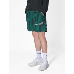Szorty z kieszonką Hummel Court Aop. Zielone szorty męskie HUMMEL, bez wzorów, sportowe. W wyprzedaży za 175.10 zł.