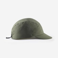 Czapka trekkingowa z daszkiem Forclaz MT500 kompaktowa. Szare czapki męskie FORCLAZ, bez wzorów, z elastanu, sportowe. Za 39.99 zł.