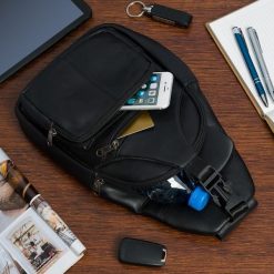 Saszetka nerka przez ramię crossbody męska modna torba dwukomorowa skóra naturalna F03. Torby męskie na ramię bez wzorów, ze skóry, przez ramię. Za 109.90 zł.