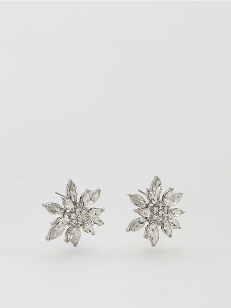 Ozdobne kolczyki - srebrny. Szare kolczyki damskie Reserved, srebrne. Za 39.99 zł.