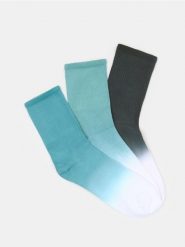 Długie skarpety ombre 3 pack - wielobarwny. Skarpetki męskie Sinsay, bez wzorów. Za 17.99 zł.