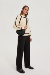 Torebka crossbody czarna. Czarne torebki klasyczne damskie MOODO, bez wzorów, z poliesteru, bez dodatków. Za 109.99 zł.