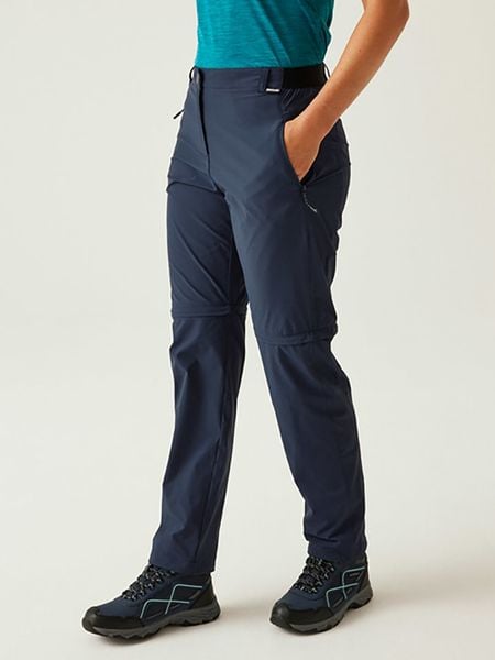 Regatta Spodnie funkcyjne Zipp-Off "Travel II" w kolorze granatowym rozmiar: 34. Niebieskie spodnie dresowe damskie Regatta, bez wzorów, z materiału. Za 150.45 zł.