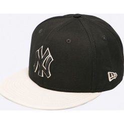 New Era - Czapka Contrast. Czarne czapki męskie New Era, bez wzorów, z bawełny. W wyprzedaży za 99.90 zł.