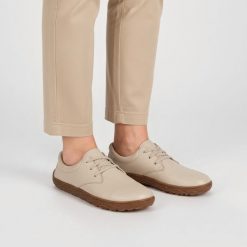 Półbuty damskie Barefoot Armodo, cholewka ze skóry naturalnej cienka elastyczna podeszwa szeroki nosek lekka forma do codziennego chodzenia, beżowe,. Brązowe półbuty damskie Armodo, bez wzorów, ze skóry, biznesowe, bez obcasa. Za 359.00 zł.