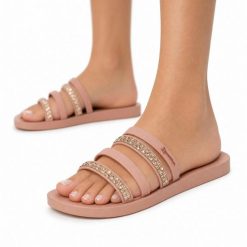Klapki damskie Ipanema 83707 CHIC SLIDE FEM. Czerwone klapki damskie Ipanema, bez wzorów, z materiału, bez obcasa. Za 69.00 zł.