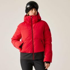 Kurtka narciarska damska z membraną Glitz Dare 2b. Czerwone kurtki damskie Dare 2b, bez wzorów, z polaru, bez kaptura, narciarskie. W wyprzedaży za 899.99 zł.