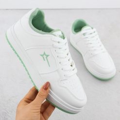 Półbuty sportowe damskie białe Big Star RR274A246. Białe półbuty damskie Big Star, bez wzorów, ze skóry ekologicznej, retro, bez obcasa. Za 94.50 zł.