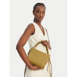 Torebka Coccinelle. Zielone torebki klasyczne damskie Coccinelle, bez wzorów, bez dodatków. Za 1,549.99 zł.