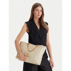 Torebka LOVE MOSCHINO. Brązowe torebki klasyczne damskie Love Moschino, bez wzorów, bez dodatków. Za 669.99 zł.