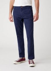 WRANGLER SPODNIE MĘSKIE CASEY CHINO LAKEPORT BLUE W1C050B08 112324479. Niebieskie spodnie materiałowe męskie Wrangler, bez wzorów, z materiału. Za 199.99 zł.