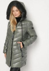 Zielona Pikowana Kurtka z Kapturem z Futerkiem Zorria. Zielone kurtki damskie Born2be, plus size, bez wzorów, z dzianiny, z kapturem. Za 229.99 zł.