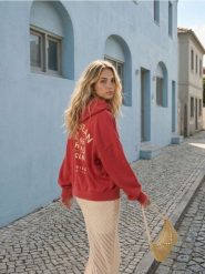 Bluza hoodie z nadrukiem wakacyjnym - czerwony. Czerwone bluzy z nadrukiem damskie Sinsay, l. Za 59.99 zł.