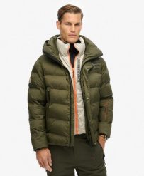 Kurtka narciarska SPORT z pikowaniami. Zielone kurtki narciarskie i snowboardowe damskie Superdry., m, bez wzorów, z materiału, bez kaptura, narciarskie. Za 1,250.45 zł.
