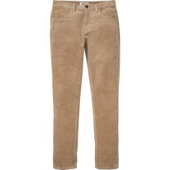 Spodnie sztruksowe ze stretchem w wygodnym fasonie Slim Ft. Zielone spodnie materiałowe męskie bonprix, bez wzorów, ze sztruksu. Za 142.99 zł.