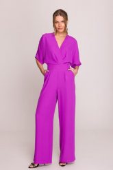 Elegancki kombinezon damski z kopertowym dekoltem fioletowy. Fioletowe kombinezony damskie Stylove, l, bez wzorów, z tkaniny, biznesowe, bez kołnierzyka, bez ramiączek, krótkie. Za 519.00 zł.