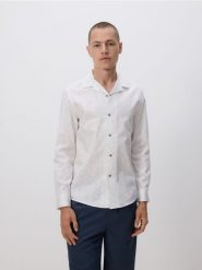 Wzorzysta koszula regular fit - biały. Białe koszule męskie Reserved, l, bez wzorów, z bawełny, bez kołnierzyka, bez ramiączek. W wyprzedaży za 69.99 zł.