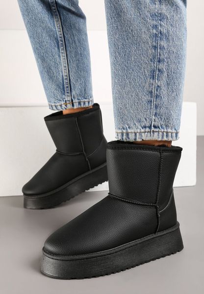 Czarne Wsuwane Śniegowce na Platformie Miarea. Czarne śniegowce damskie Born2be. Za 94.99 zł.