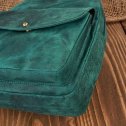 Plecaczek damski skórzany zielony vintage mały miejski plecak Paolo Peruzzi T-18-HGR. Zielone plecaki damskie bez wzorów, ze skóry, eleganckie. Za 259.00 zł.