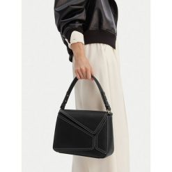Torebka GINO ROSSI. Czarne torebki klasyczne damskie Gino Rossi, bez wzorów, bez dodatków. Za 199.99 zł.