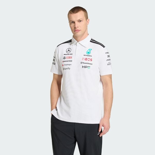 Koszulka polo MERCEDES - AMG PETRONAS FORMULA 1 TEAM ENGINEERS. Białe koszulki polo męskie Adidas, bez wzorów, bez ramiączek. Za 439.00 zł.