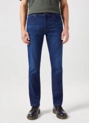 WRANGLER MĘSKIE SPODNIE JEANSOWE WRANGLER GREENSBORO NIGHT SHADE 112350837. Spodnie materiałowe męskie Wrangler, bez wzorów, z jeansu. Za 209.99 zł.