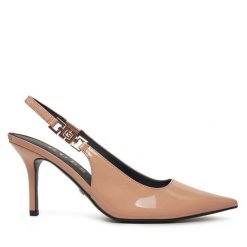 Szpilki Guess. Brązowe szpilki Guess, z aplikacjami, bez obcasa. Za 399.99 zł.