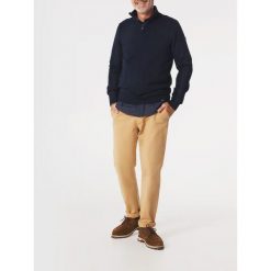 Sweter Męski TBS Axelecam. Niebieskie swetry męskie Tbs, na zimę, m, bez wzorów, z bawełny, bez kołnierzyka. Za 339.00 zł.