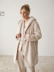 Szlafrok z kapturem - biały. Białe szlafroki damskie Sinsay, l, bez wzorów. Za 49.99 zł.