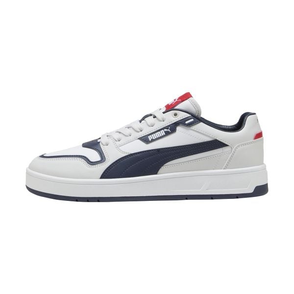 Tenisówki Puma Model Court Classic Street Kolor Biały. Białe trampki i tenisówki męskie Puma, bez wzorów, z syntetyku, bez zapięcia. Za 382.50 zł.