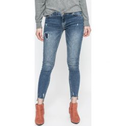 Review - Jeansy Minnie Skinny. Niebieskie jeansy damskie Review. W wyprzedaży za 149.90 zł.