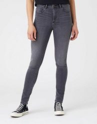 WRANGLER HIGH RISE SKINNY DAMSKIE SPODNIE JEANSOWE SOFT SMOKE W27HZJ29U 112144779. Spodnie materiałowe damskie Wrangler, bez wzorów, z jeansu. Za 209.99 zł.