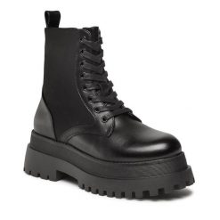 Trapery DeeZee. Czarne trapery damskie DeeZee, bez obcasa. Za 199.99 zł.