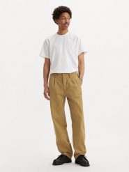 Levi's Spodnie chino w kolorze jasnobrązowym rozmiar: W32/L32. Brązowe spodnie materiałowe męskie Levi's, bez wzorów, z bawełny. Za 140.86 zł.