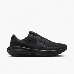 Buty do biegania damskie Nike Revolution 8. Czarne obuwie do biegania damskie Nike, nike revolution. Za 259.99 zł.