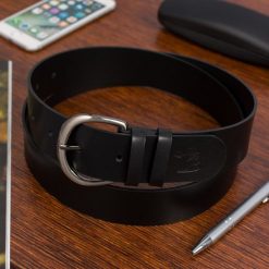 Skórzany pasek damski do spodni sukienki czarny skóra nat 4 cm Beltimore D86 : Kolory - czarny, Rozmiar pasków - r.85-100 cm. Czarne sukienki damskie bez wzorów, ze skóry, bez kołnierzyka, bez ramiączek. Za 49.90 zł.