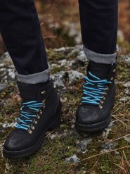 Zimowe buty męskie trekkingowe z kontrastowymi sznurówkami - czarne V3 OM-FOBO-0132 - 45. Czarne buty trekkingowe męskie Ombre Clothing, na zimę, z materiału, bez zapięcia. W wyprzedaży za 99.99 zł.
