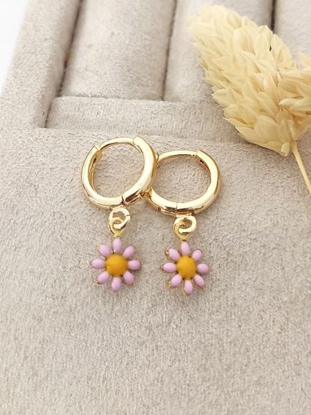 Atelier MIU Pozłacane kolczyki-kreole rozmiar: onesize. Różowe kolczyki damskie atelier MIU, metalowe. Za 69.75 zł.