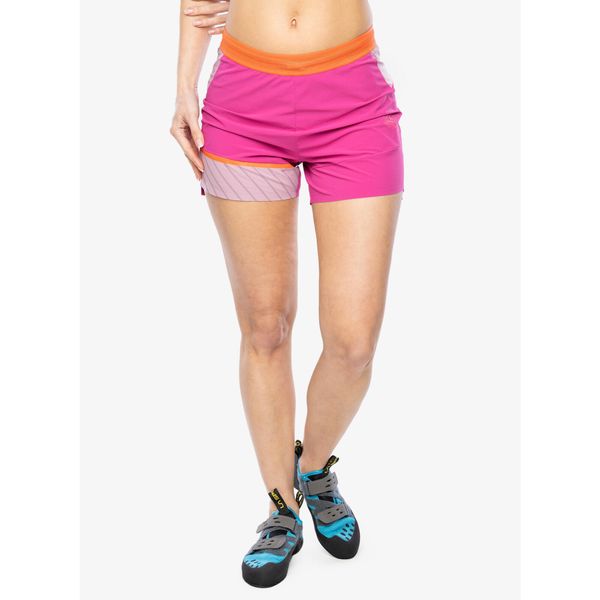 Spodenki wspinaczkowe damskie La Sportiva Comp Short. Czerwone szorty damskie La Sportiva, bez wzorów. Za 240.99 zł.