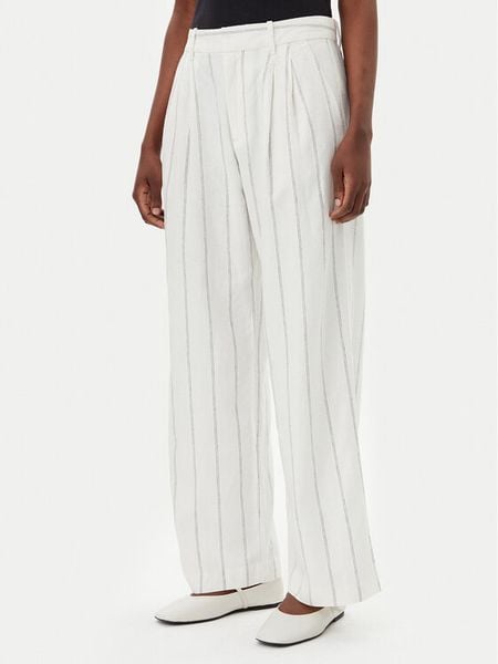 Gap Spodnie materiałowe 713998-01 Écru Wide Leg. Spodnie materiałowe damskie GAP, bez wzorów, z materiału. Za 309.99 zł.