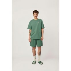 T-shirt Kubota ciemnozielony męski. Zielone t-shirty męskie Kubota, m, bez wzorów, z materiału, bez kołnierzyka. W wyprzedaży za 59.99 zł.