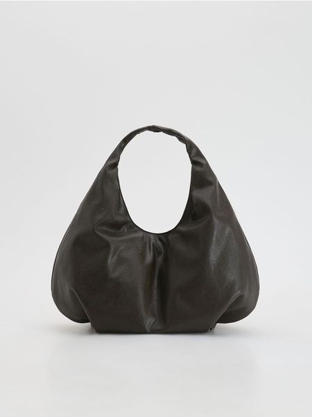 Duża torebka hobo - ciemnobrązowy. Brązowe torebki klasyczne damskie Reserved, bez wzorów, ze skóry, duże, bez dodatków. Za 159.99 zł.