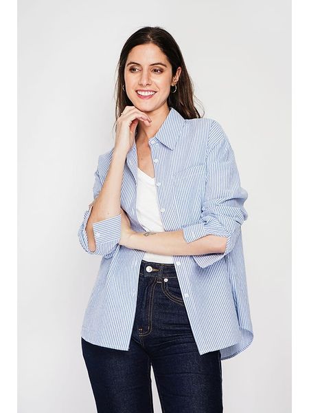 ASSUILI Koszula w kolorze granatowym rozmiar: 36. Niebieskie koszule damskie Assuili, bez wzorów, bez kołnierzyka, bez ramiączek. Za 121.99 zł.