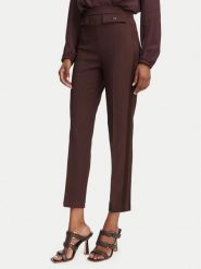 Elisabetta Franchi Spodnie materiałowe PA-185-62E2-V270 Brązowy ciemny Slim Fit. Brązowe spodnie materiałowe damskie Elisabetta Franchi, bez wzorów, z materiału. Za 1,149.00 zł.