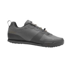 Buty Giro Tracker Fastlace. Czarne buty trekkingowe męskie GIRO, bez zapięcia, rowerowe. W wyprzedaży za 364.80 zł.