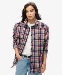Superdry Borg Check Overshirt – Koszula-overshirt z borgiem w kratę. Czerwone koszule damskie Superdry., z aplikacjami, z materiału, klasyczne, bez kołnierzyka, bez ramiączek. Za 430.25 zł.