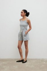 Top z delikatnej prążkowanej dzianiny w kolorze GREY MELANGE - RIVA-L. Szare topy damskie Marsala, l, bez wzorów, z bawełny, bez kołnierzyka. Za 119.90 zł.