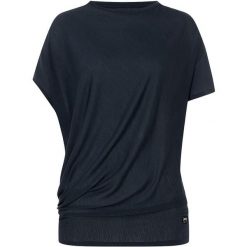 Koszulka z krótkim rękawem damska SUPER.NATURAL Yoga Loose Tee. Czarne bluzki sportowe damskie Supernatural, s, z materiału, z asymetrycznym kołnierzem, bez ramiączek. Za 329.99 zł.